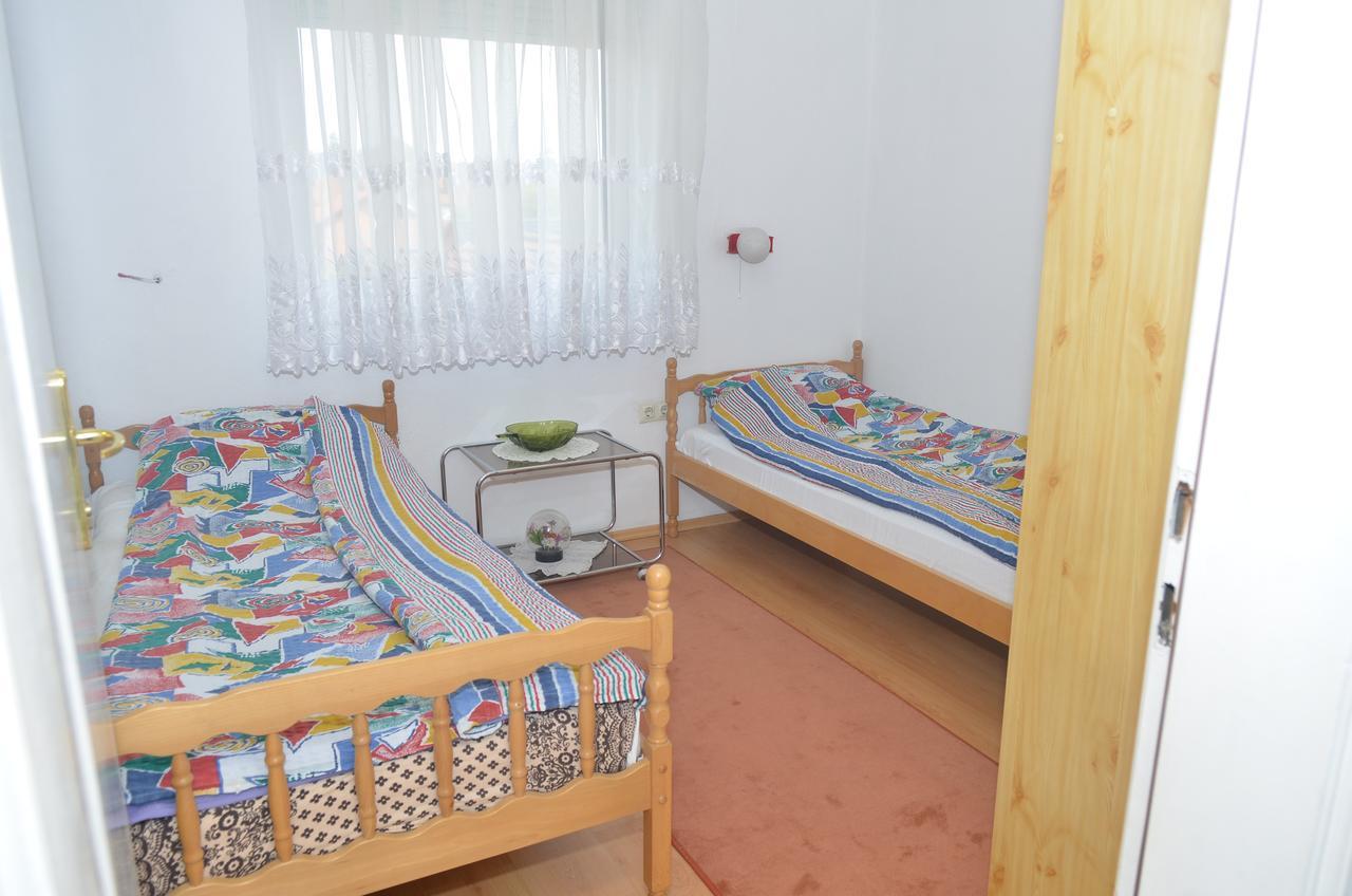 Prenociste Orhideja Hotell Odžak Exteriör bild