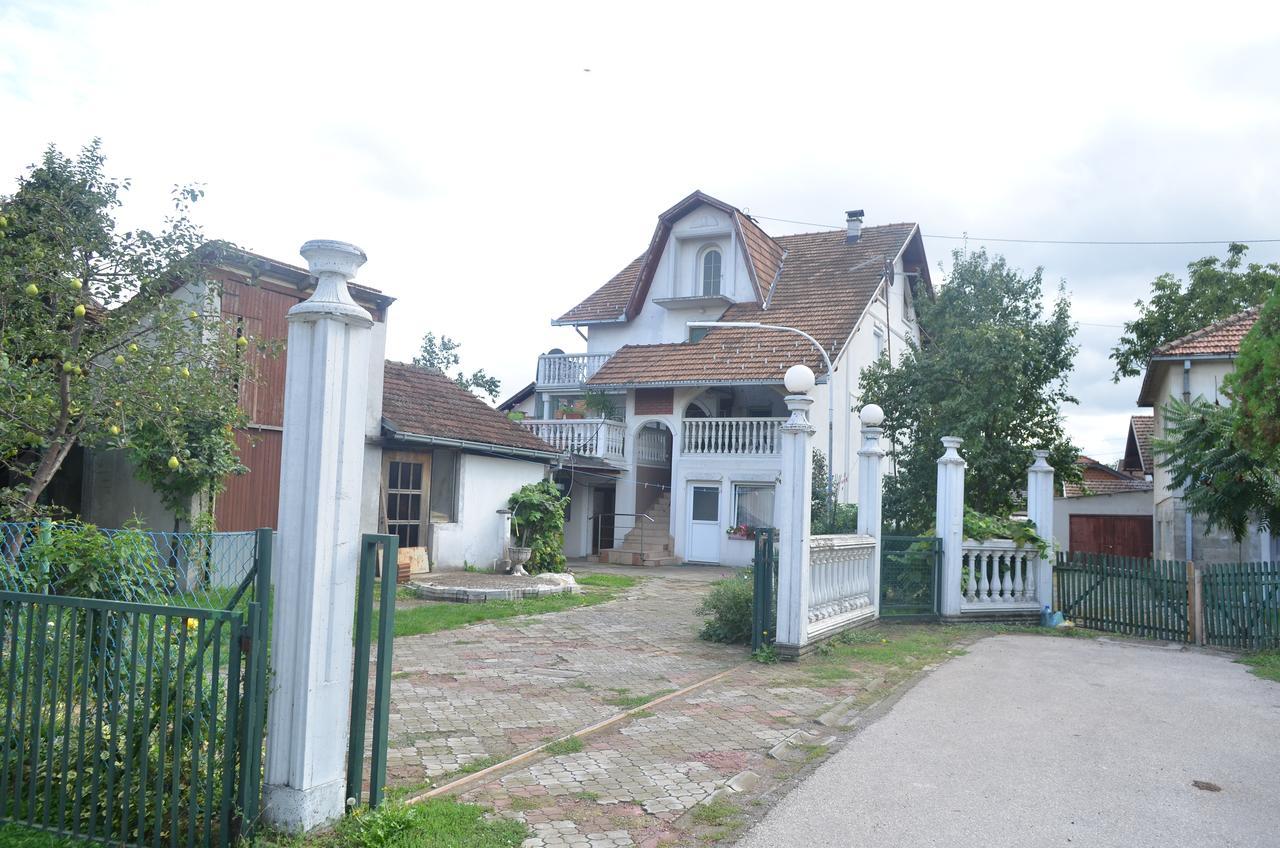Prenociste Orhideja Hotell Odžak Exteriör bild