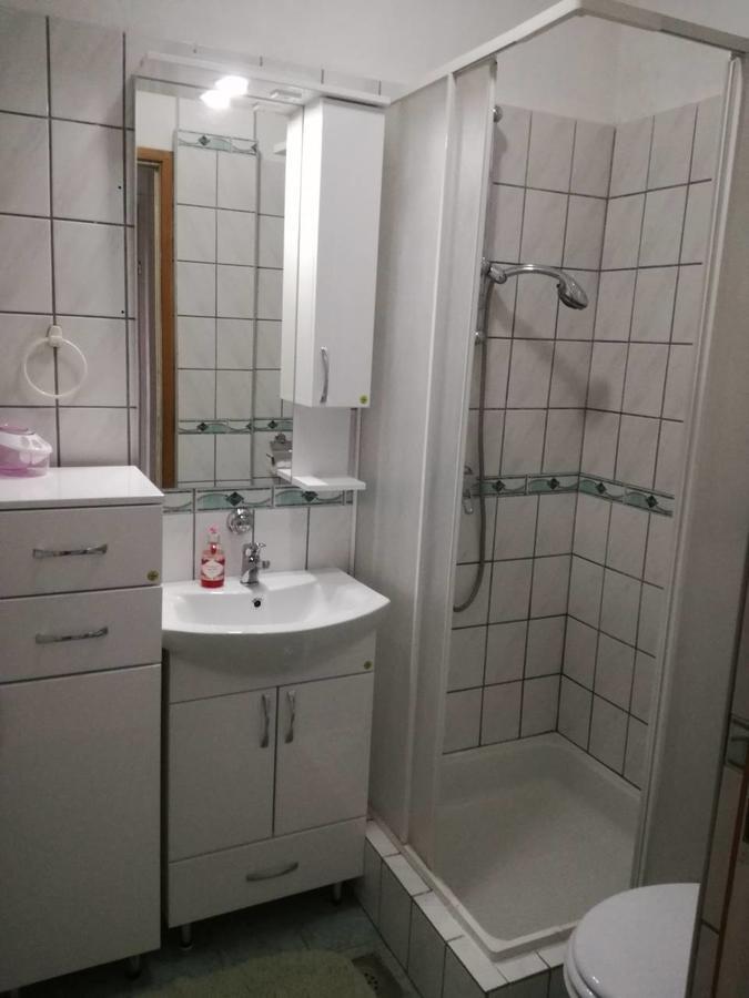 Prenociste Orhideja Hotell Odžak Exteriör bild