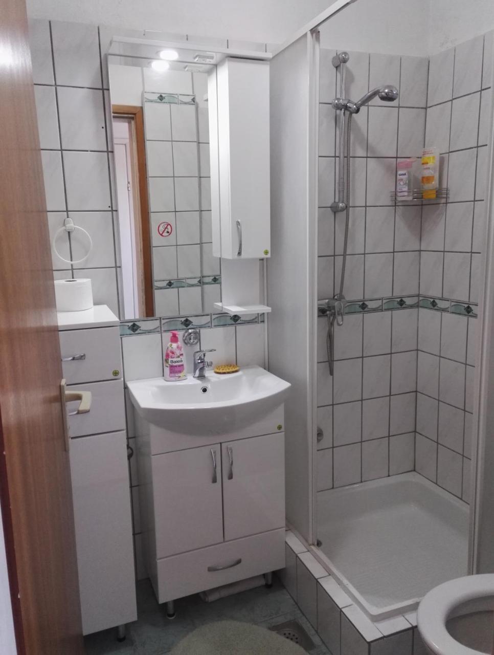Prenociste Orhideja Hotell Odžak Exteriör bild
