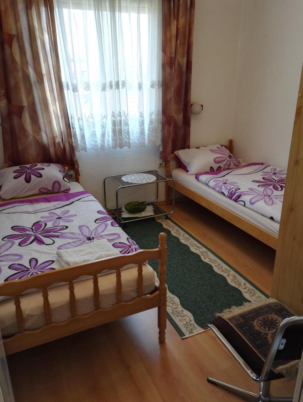 Prenociste Orhideja Hotell Odžak Exteriör bild